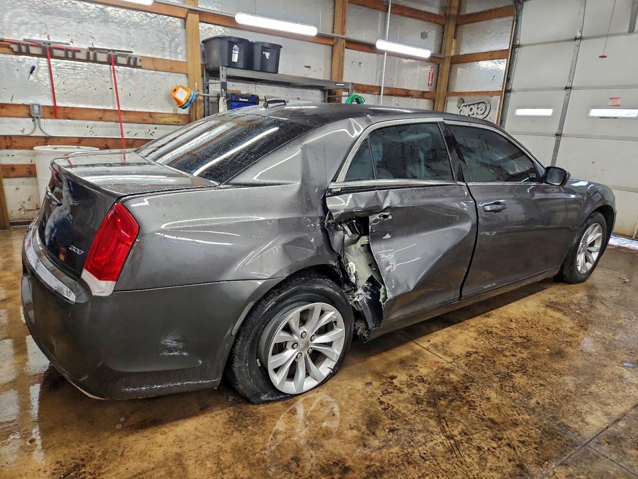 Chrysler 300 Touring Image 2