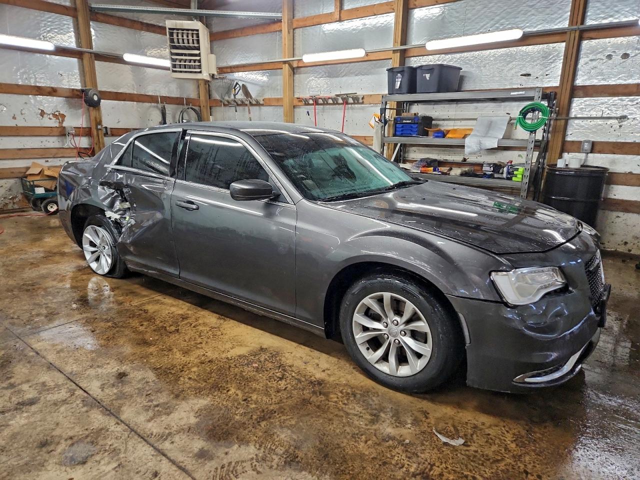 Chrysler 300 Touring Image 11
