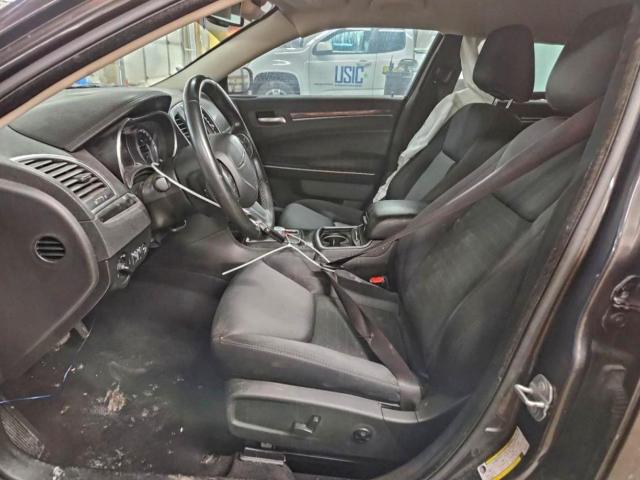 Chrysler 300 Touring Image 8