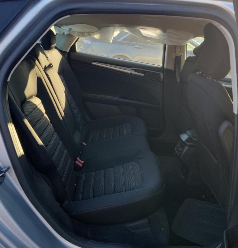 Ford Fusion Se Image 8