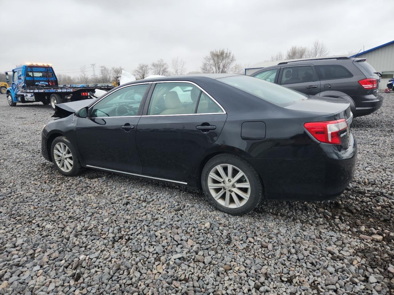 Toyota Camry Base Image 12