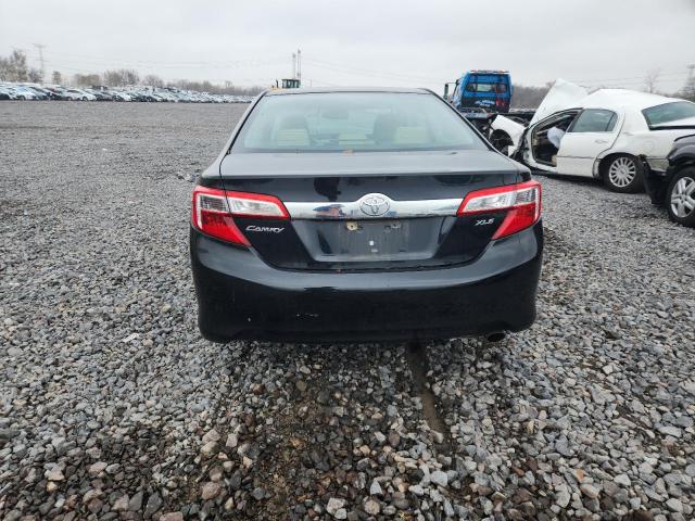 Toyota Camry Base Image 4