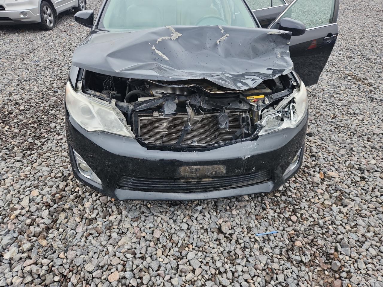 Toyota Camry Base Image 7