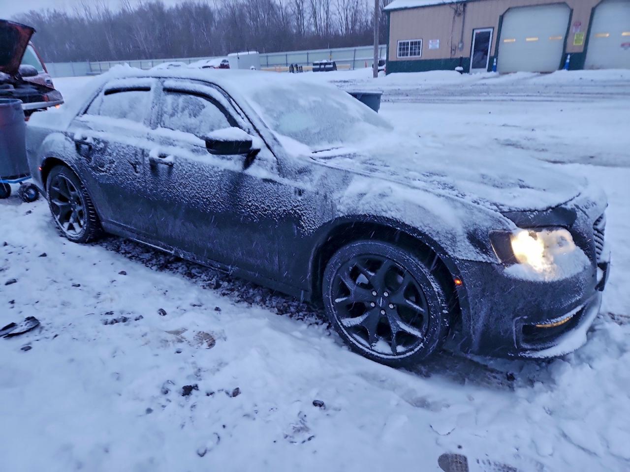 Chrysler 300 Touring L Image 3