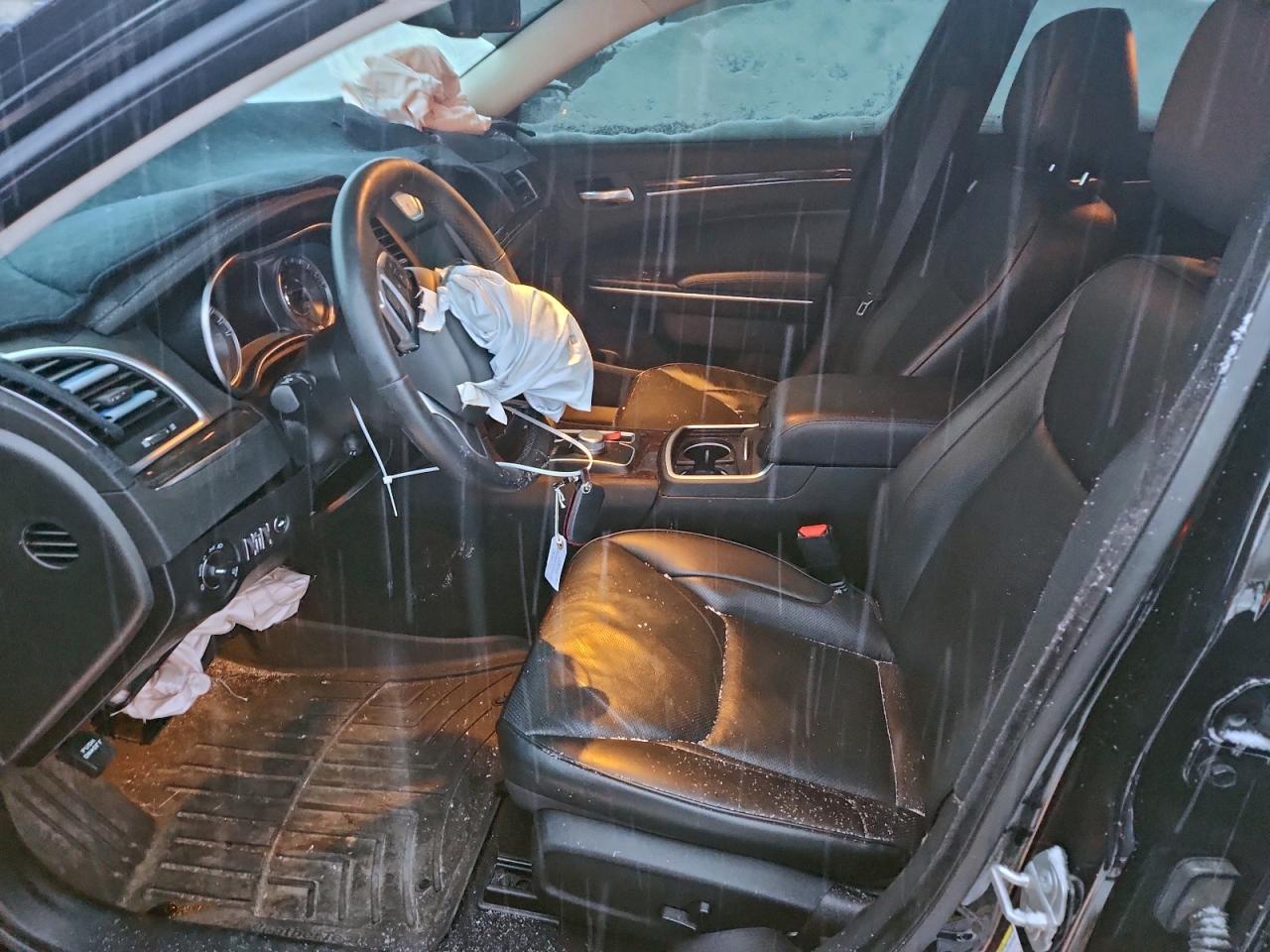 Chrysler 300 Touring L Image 4