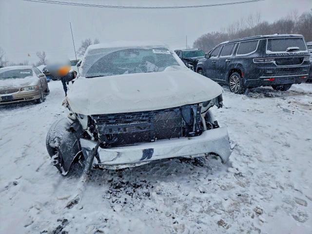 Chevrolet Silverado C1500 Image 3