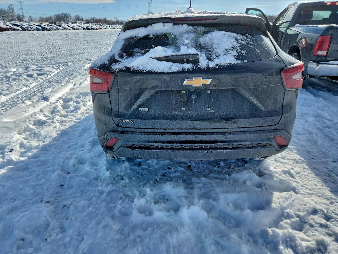 Chevrolet Trax Ls Image 3