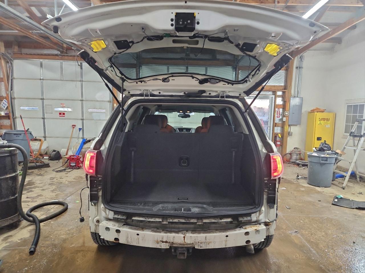 GMC Acadia Sle Image 3