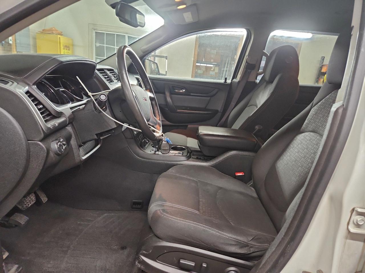 GMC Acadia Sle Image 6