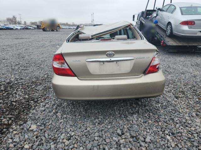 Toyota Camry Le Image 5