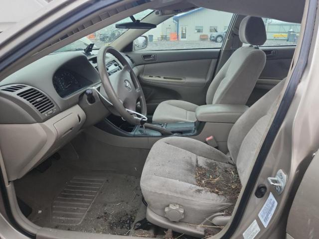 Toyota Camry Le Image 3