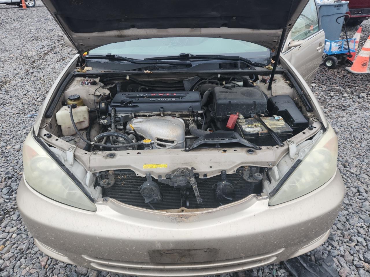 Toyota Camry Le Image 11