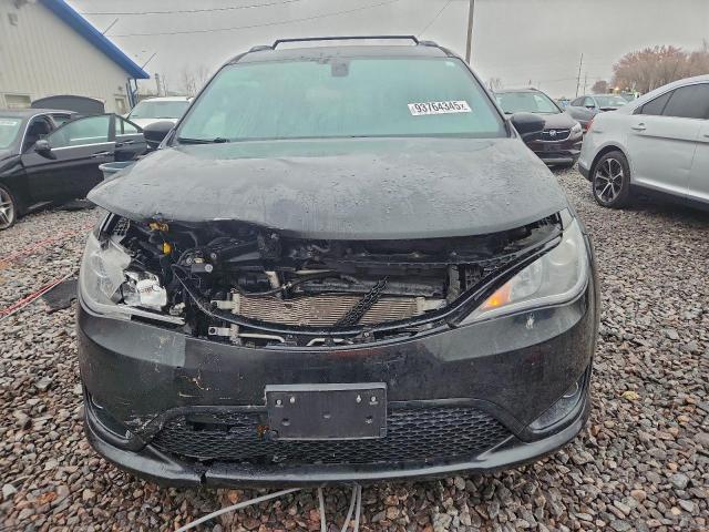 Chrysler Pacifica Touring Plus Image 7