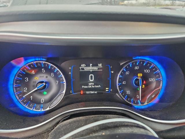 Chrysler Pacifica Touring Plus Image 4