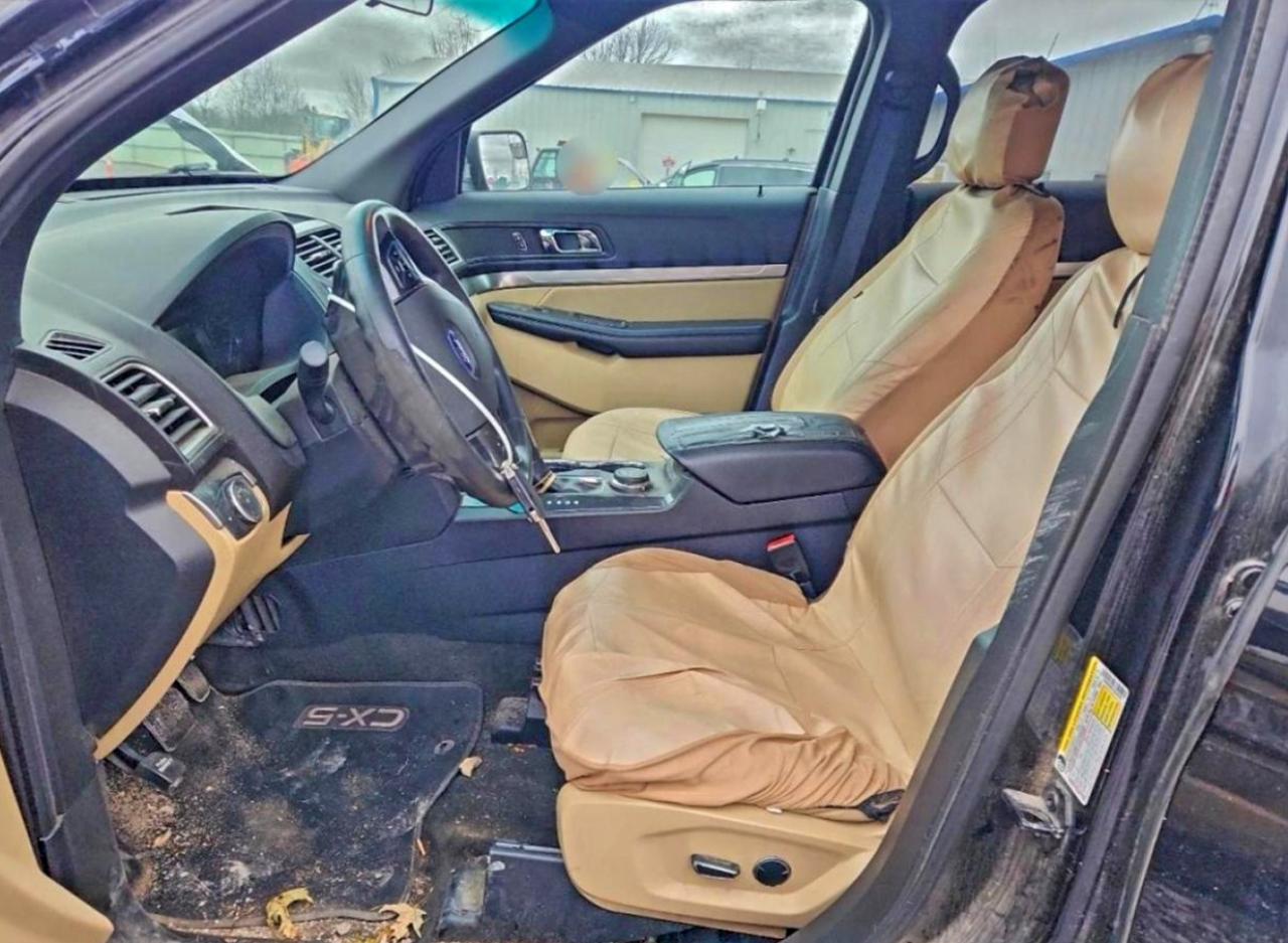 Ford Explorer Image 5