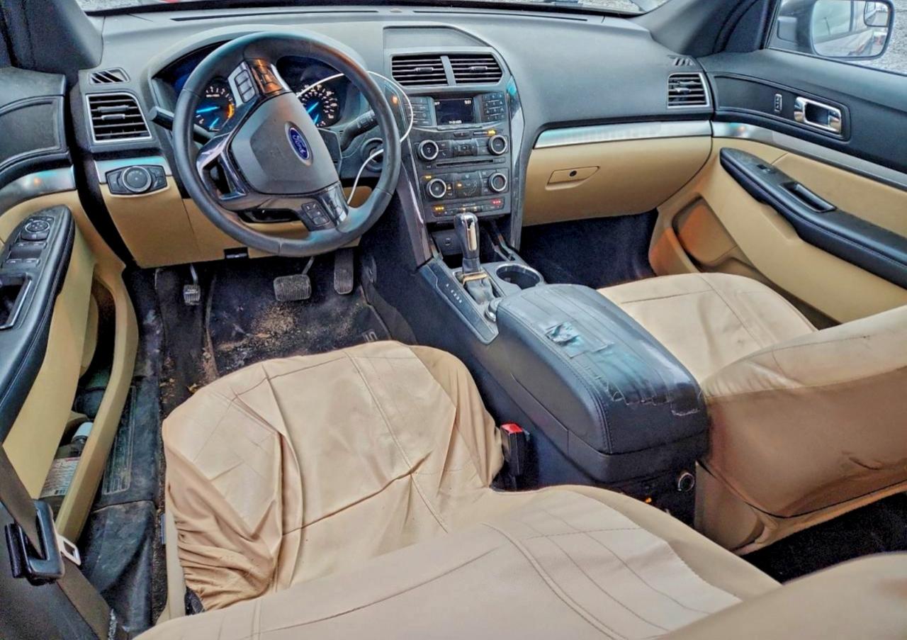 Ford Explorer Image 11