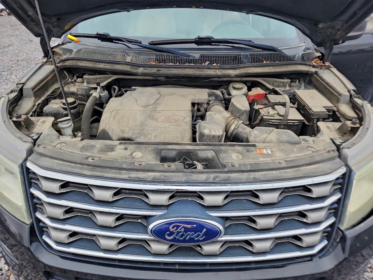 Ford Explorer Image 9