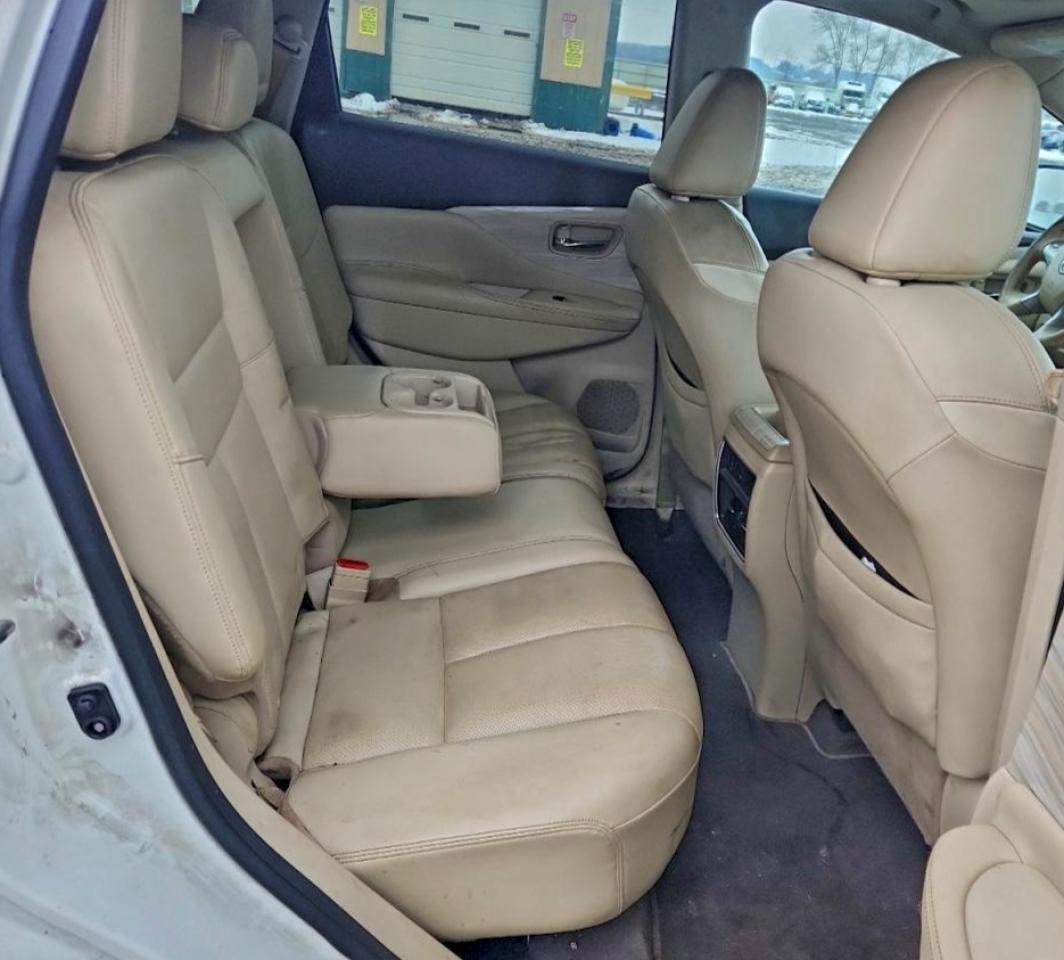 Nissan Murano S Image 8