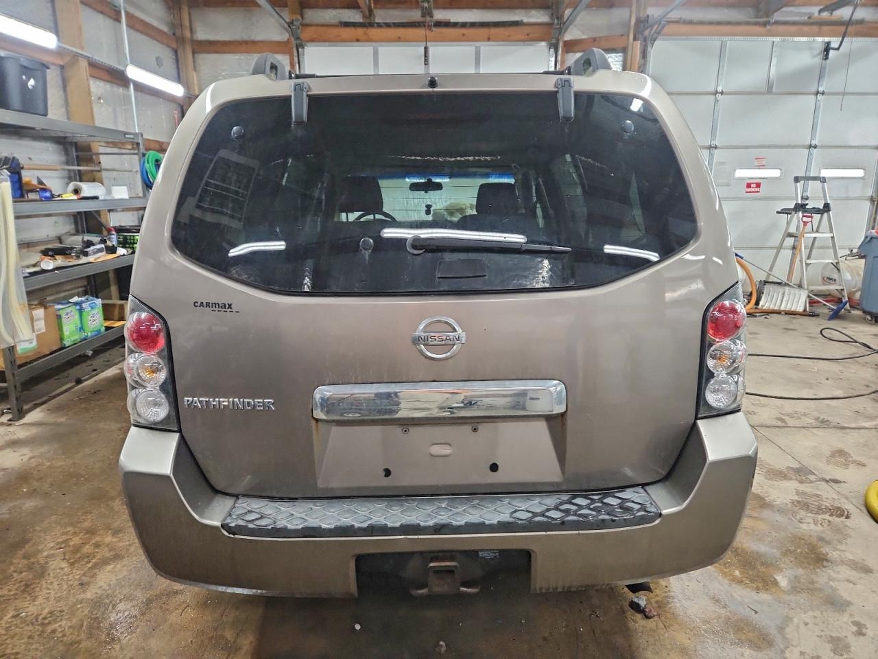 Nissan Pathfinder Le Image 12