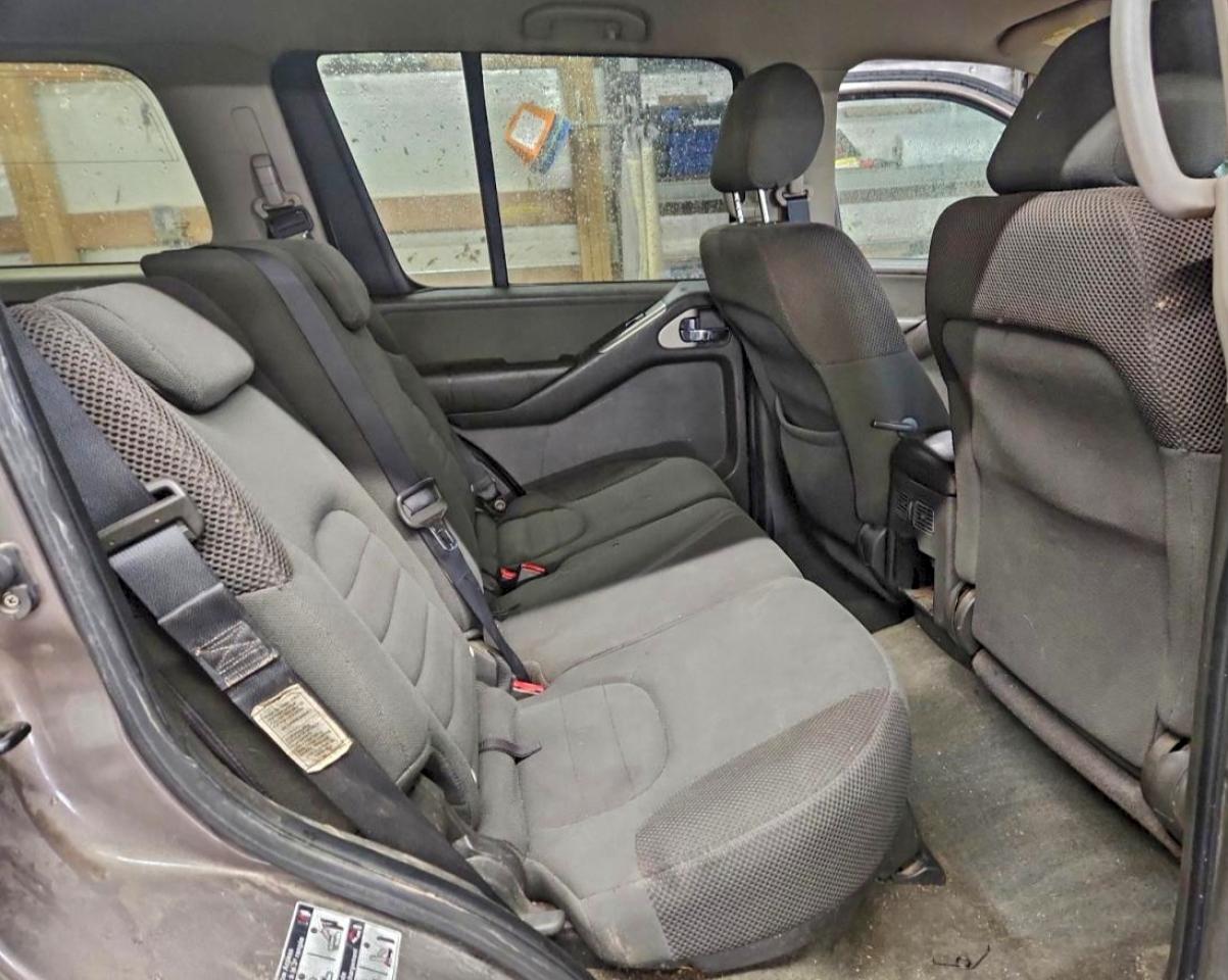 Nissan Pathfinder Le Image 7