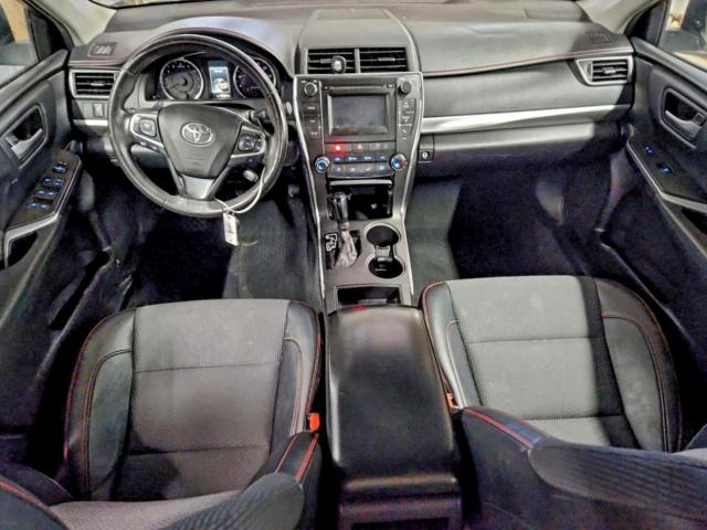 Toyota Camry Le Image 5