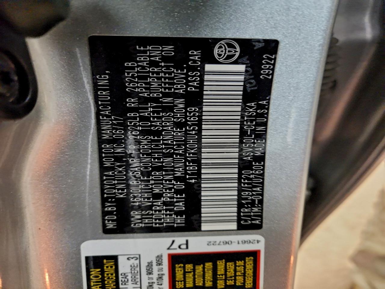 Toyota Camry Le Image 13