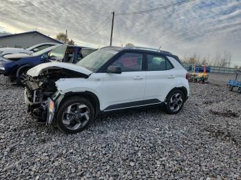  Salvage Hyundai VENUE