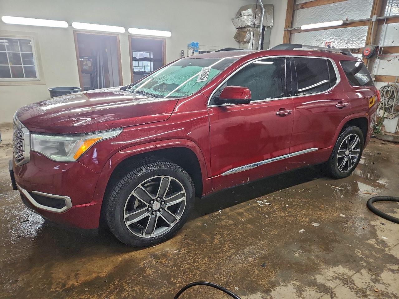 GMC Acadia Denali Image 1