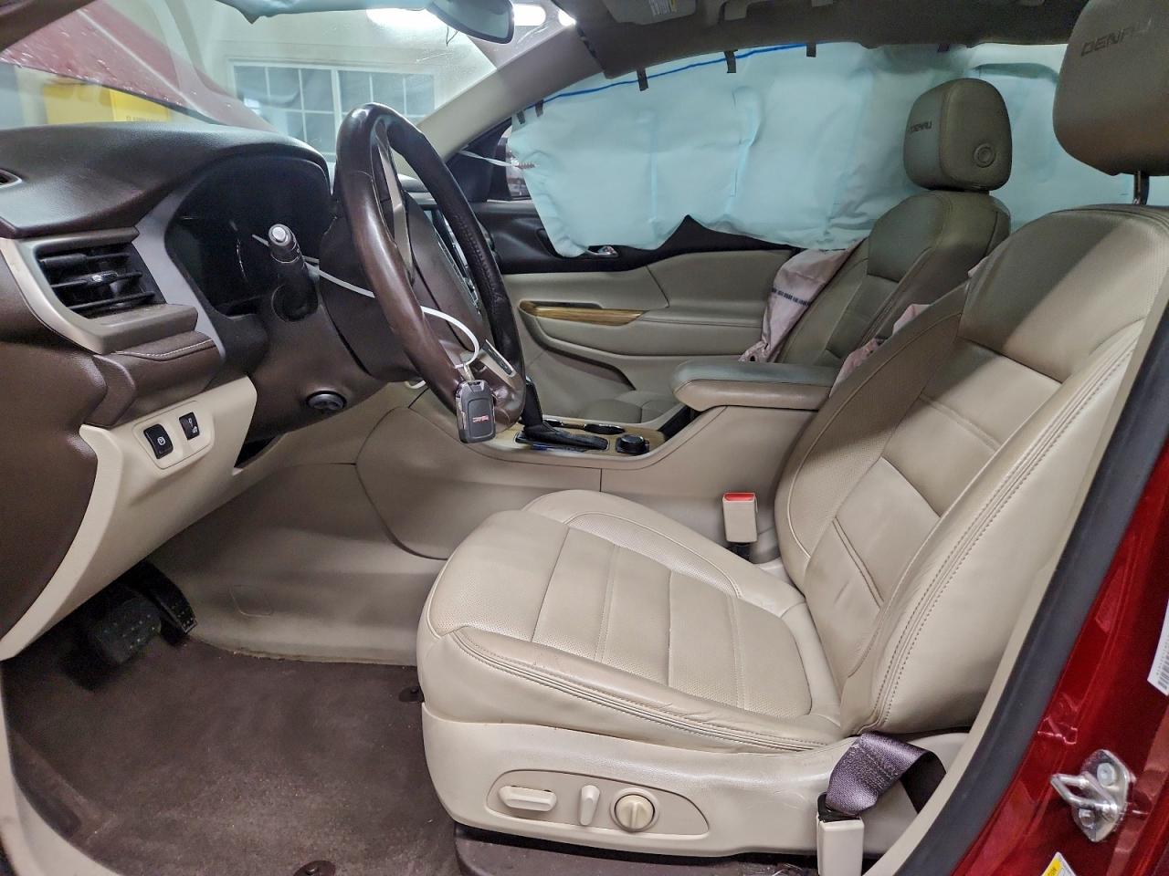 GMC Acadia Denali Image 11