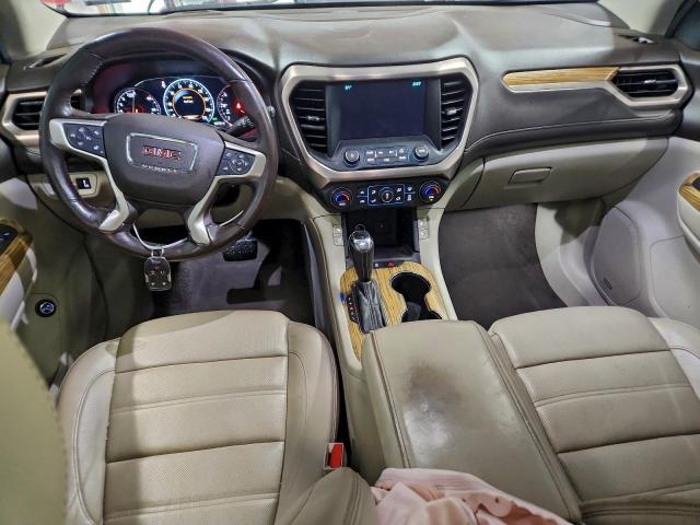 GMC Acadia Denali Image 13