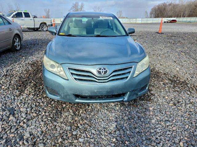 Toyota Camry Base Image 12