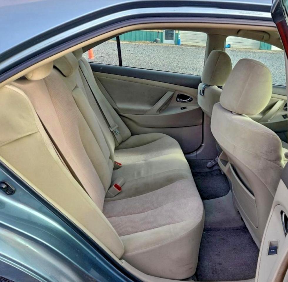 Toyota Camry Base Image 5