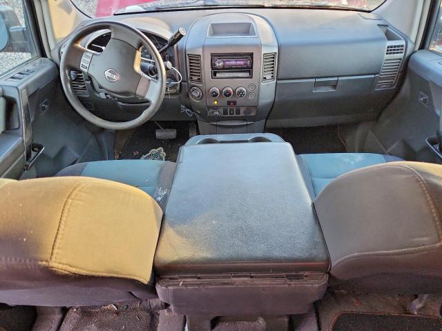 Nissan Titan Xe Image 2