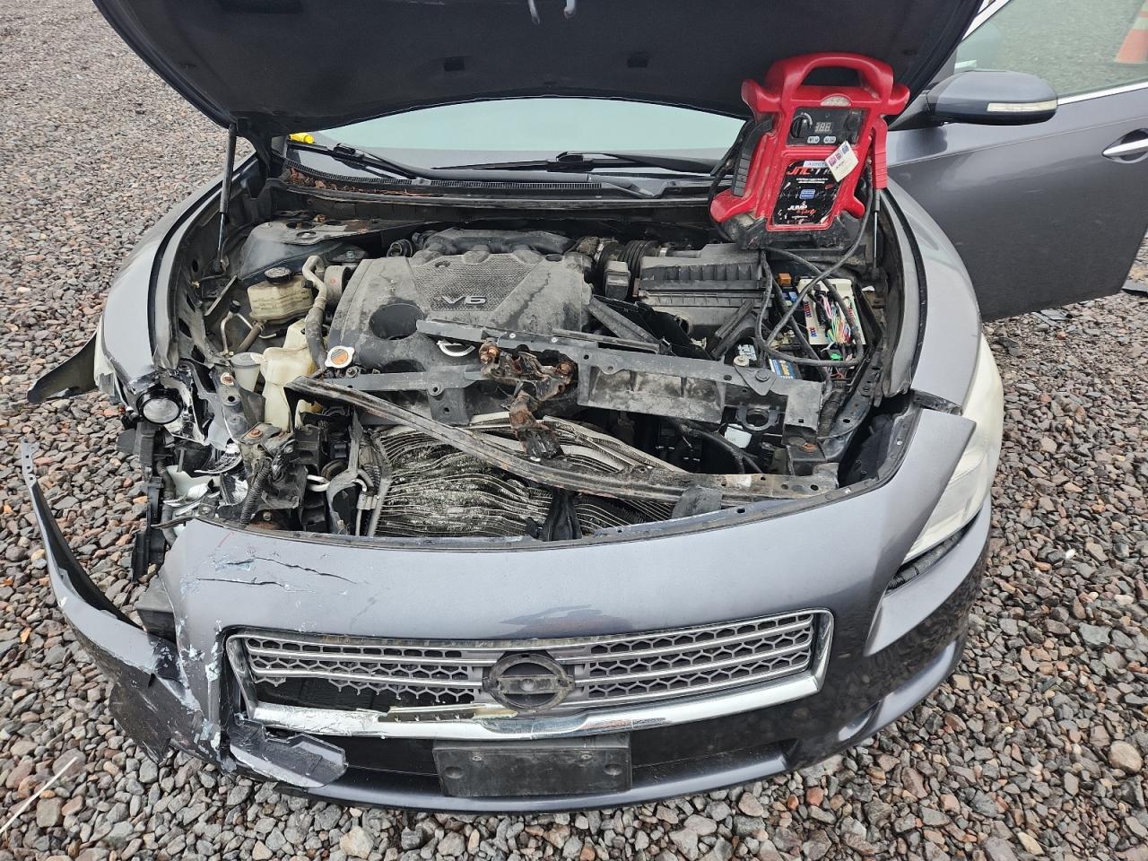 Nissan Maxima S Image 3