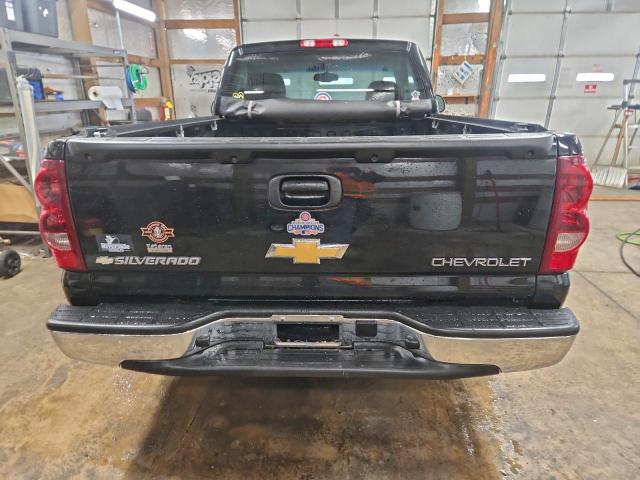 Chevrolet Silverado C1500 Image 7