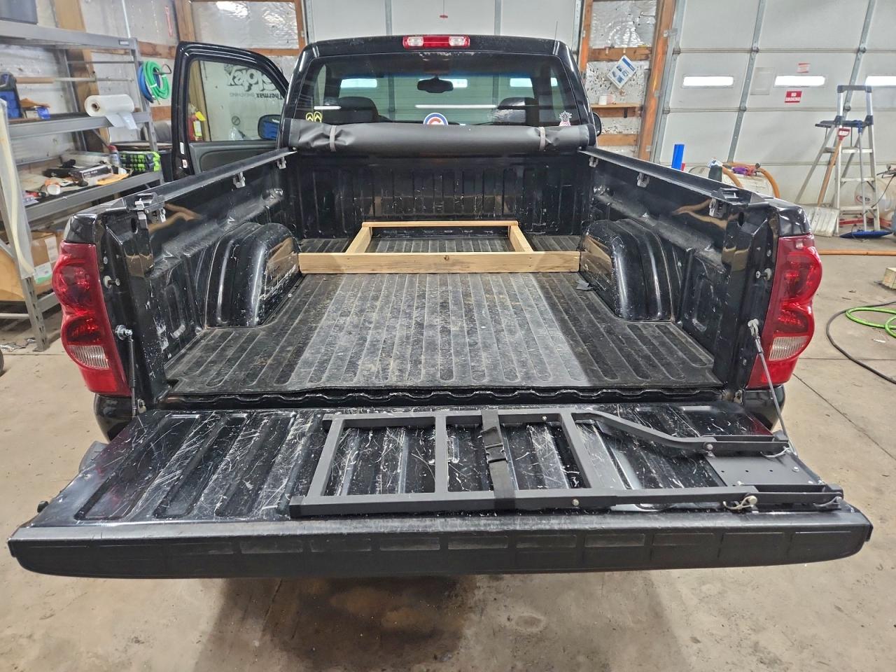 Chevrolet Silverado C1500 Image 11