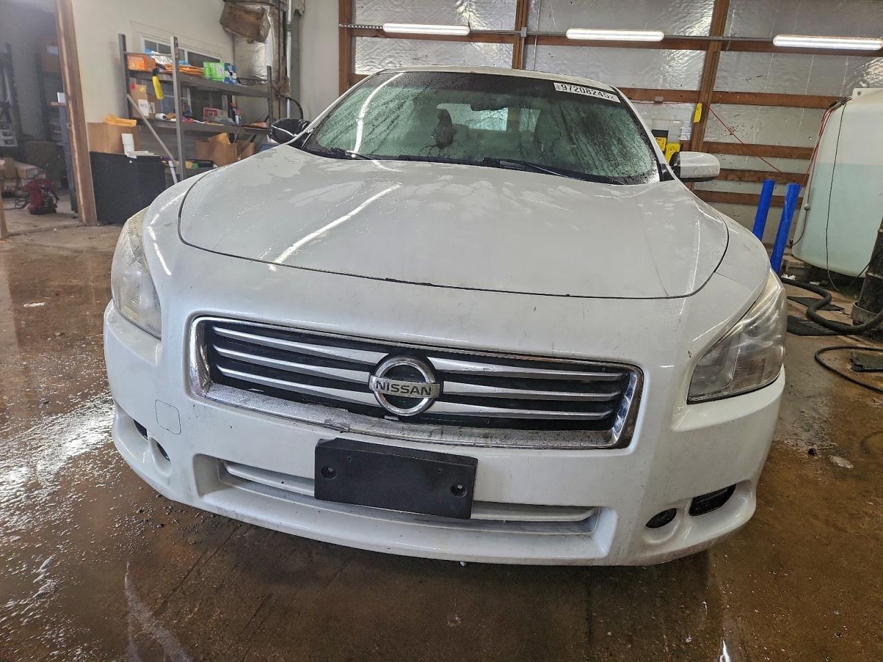 Nissan Maxima S Image 3
