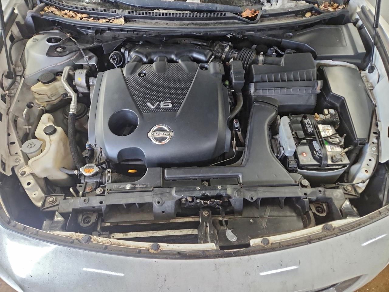 Nissan Maxima S Image 8