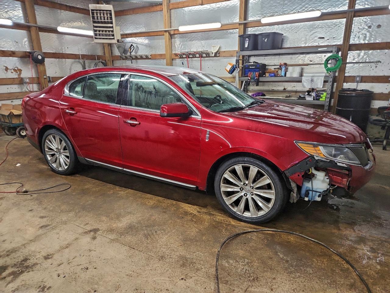 Lincoln MKS Image 11