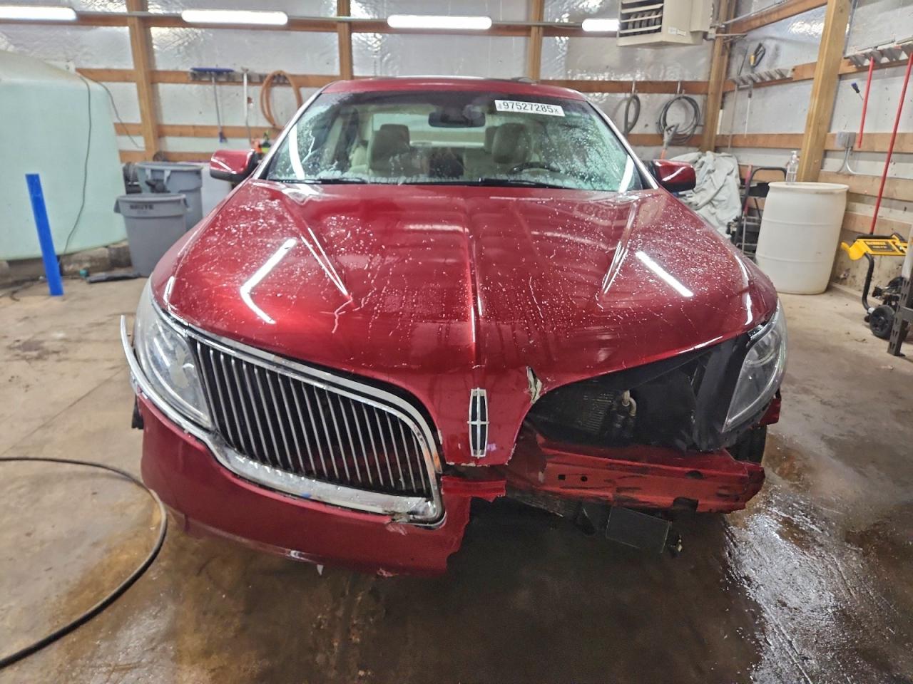 Lincoln MKS Image 4