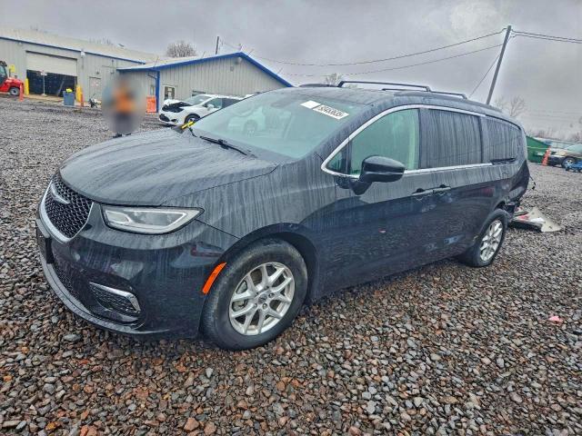  Salvage Chrysler Pacifica