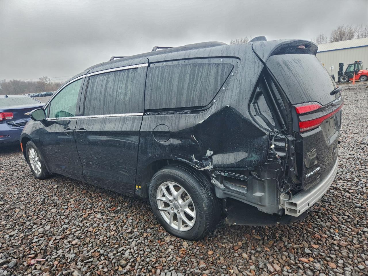 Chrysler Pacifica Touring L Image 4