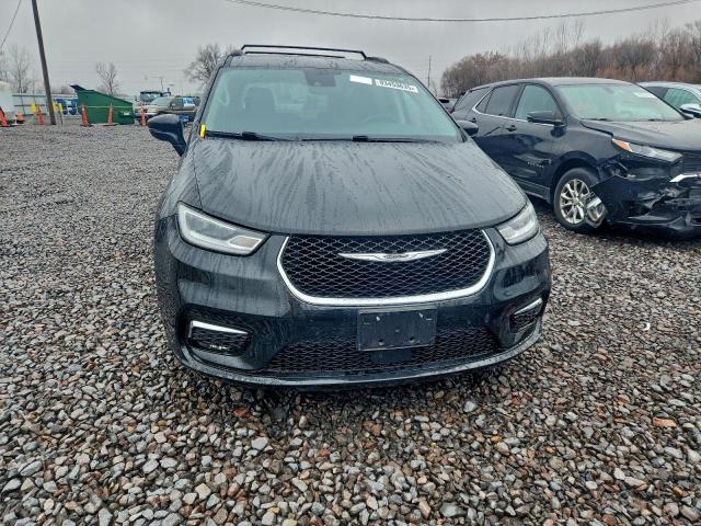 Chrysler Pacifica Touring L Image 6