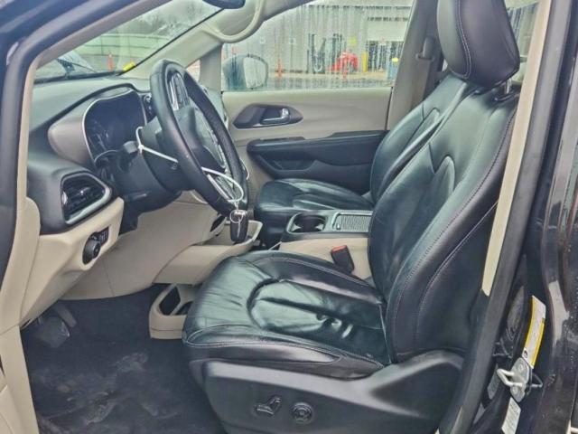 Chrysler Pacifica Touring L Image 11