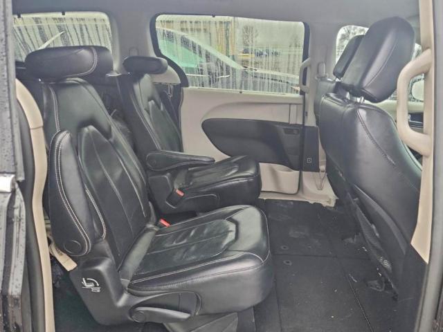 Chrysler Pacifica Touring L Image 9