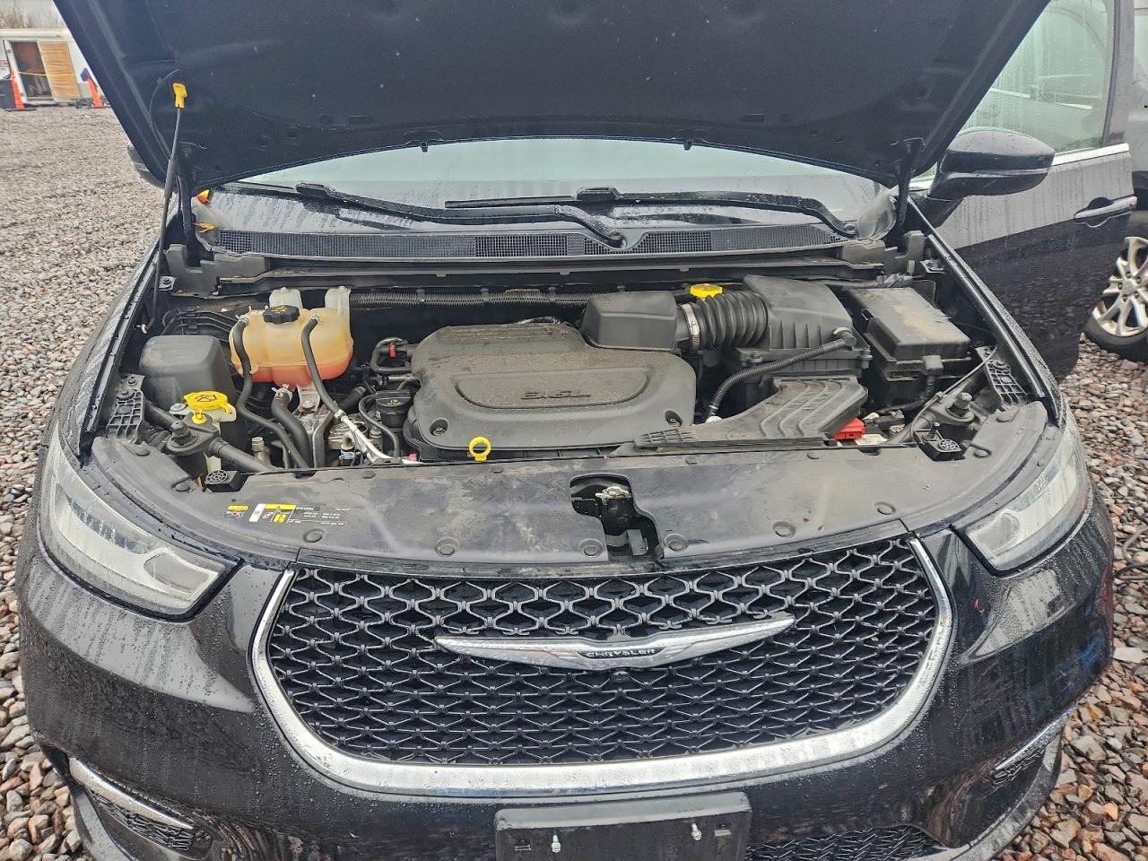 Chrysler Pacifica Touring L Image 13