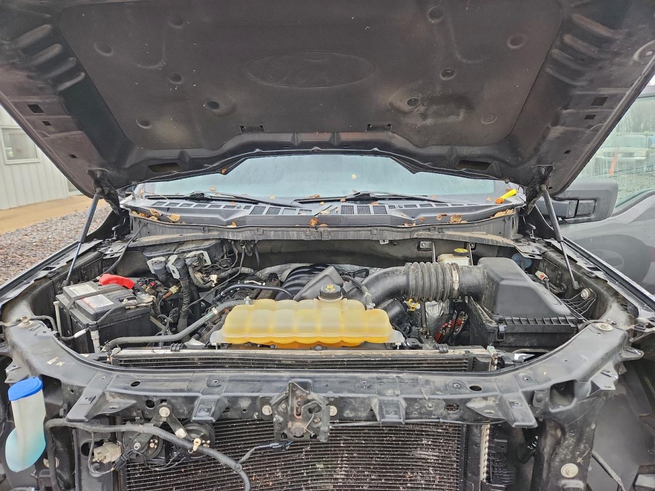 Ford F-150 Supercrew Image 8