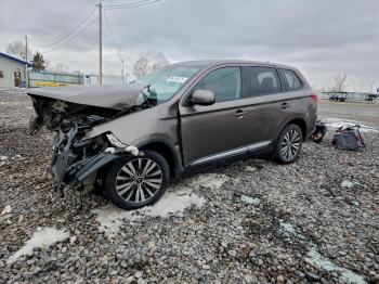  Salvage Mitsubishi Outlander