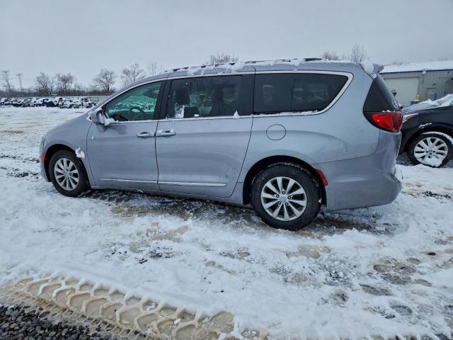 Chrysler Pacifica Touring L Image 10