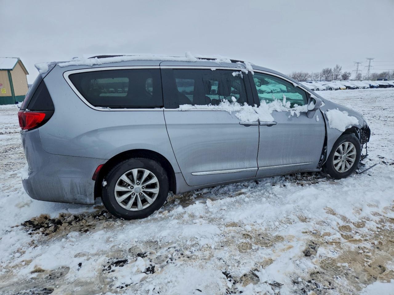 Chrysler Pacifica Touring L Image 9